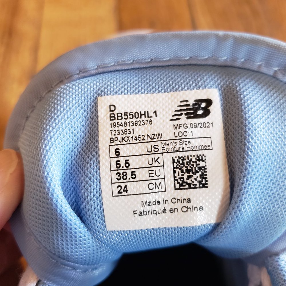 New Balance  550 UNC White University Blue size: 6 - Picture 10 of 10
